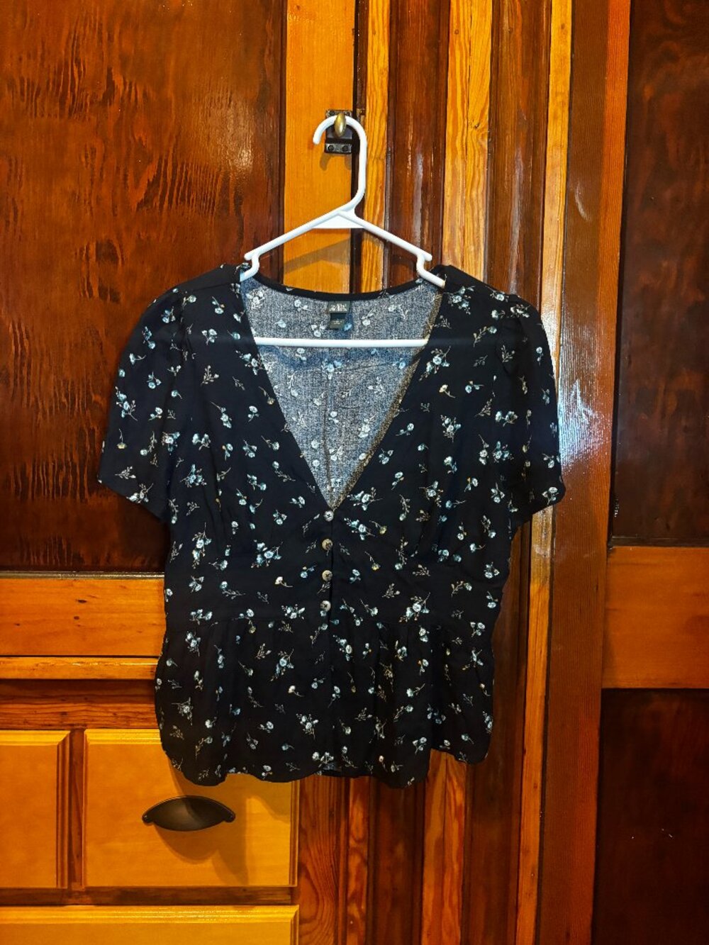 Wild Fable Button Front Black Floral Short Sleeve Top Size Large